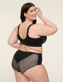 Comfort Bliss Lightly Lined No-Wire Bra With Lace Black