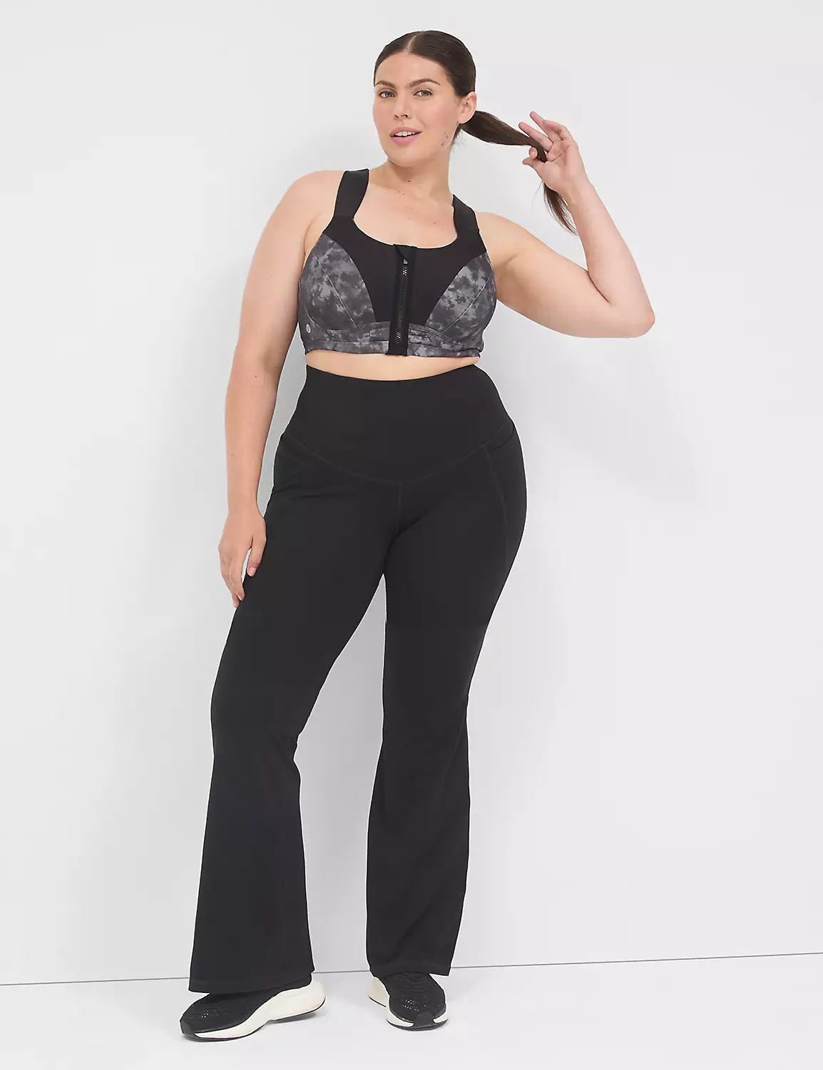 LIVI Smoothing Control Tech Signature Stretch Flare Legging Black 4 LIVI Smoothing Control Tech Signature Stretch Flare Legging Black - Image 2