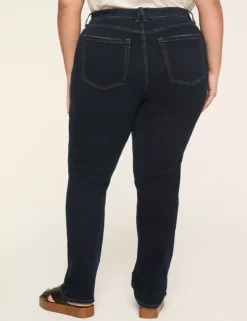 Signature Fit DreamFeel Straight Jean Dark Denim