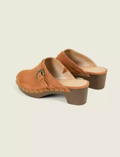 Dream Cloud Western Clog Heel Cognac